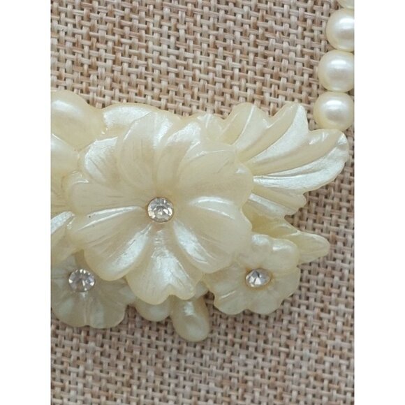 Vintage Faux Pearl Molded Floral Celluloid & Rhinestone Pendant Necklace Hook - Picture 7 of 10